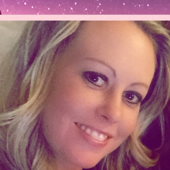 Meet your Posher, Crista - Picture 1 of 2